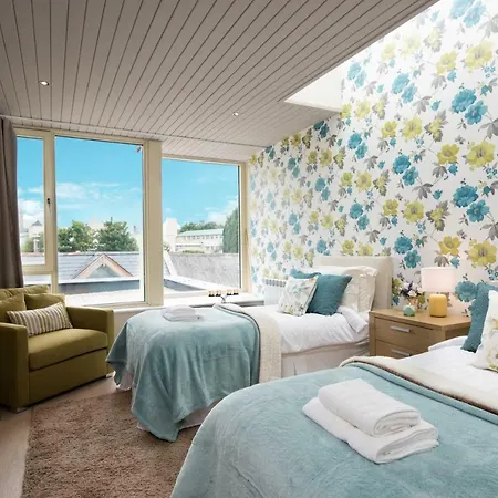 Riverfront Island Luxury House - City Center Location Feriehus Galway