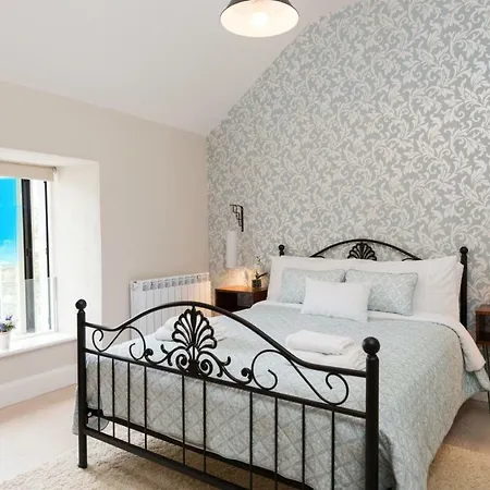 Riverfront Island Luxury House - City Center Location * Galway