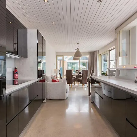 Riverfront Island Luxury House - City Center Location *