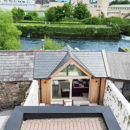 Riverfront Island Luxury House - City Center Location * Galway