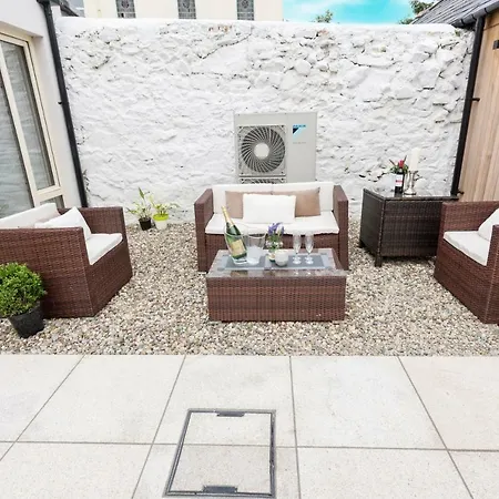 Feriehus Riverfront Island Luxury House - City Center Location Galway