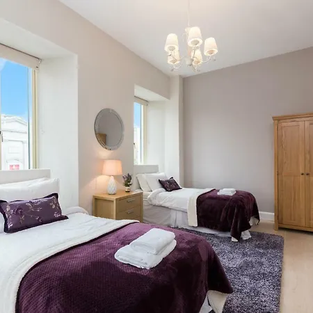 Feriehus Riverfront Island Luxury House - City Center Location Galway