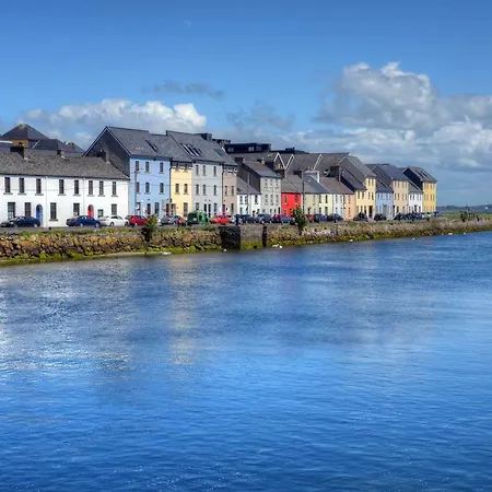 Riverfront Island Luxury House - City Center Location Feriehus Galway