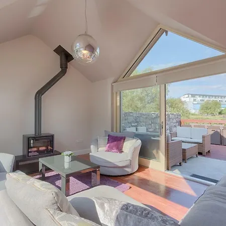 Riverfront Island Luxury House - City Center Location